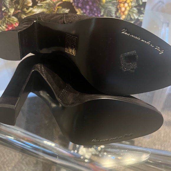 Authentic Brand New Dolce and Gabbana suede boots Sz. 38 - Picture 4 of 5